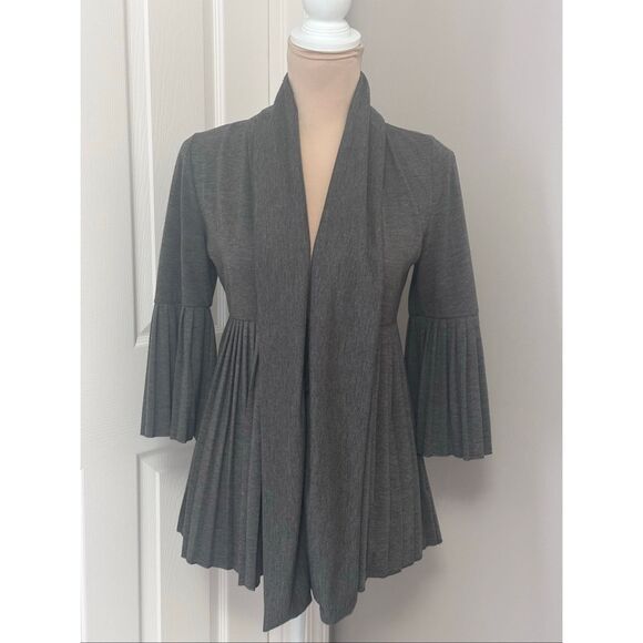 AGB Pleated Jacket - Picture 2 of 11